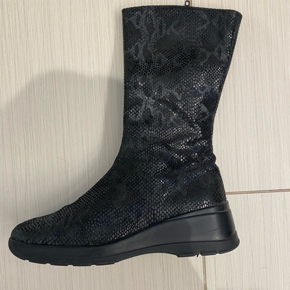 Taylor Swift style boots from ERAS Tour. Leather boots, Italian, Faux snakeskin. - Picture 10 of 10